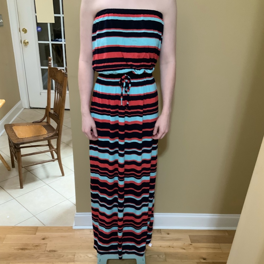 Ann Taylor strapless size Xs. Striped colors navy blue, turquoise and coral.